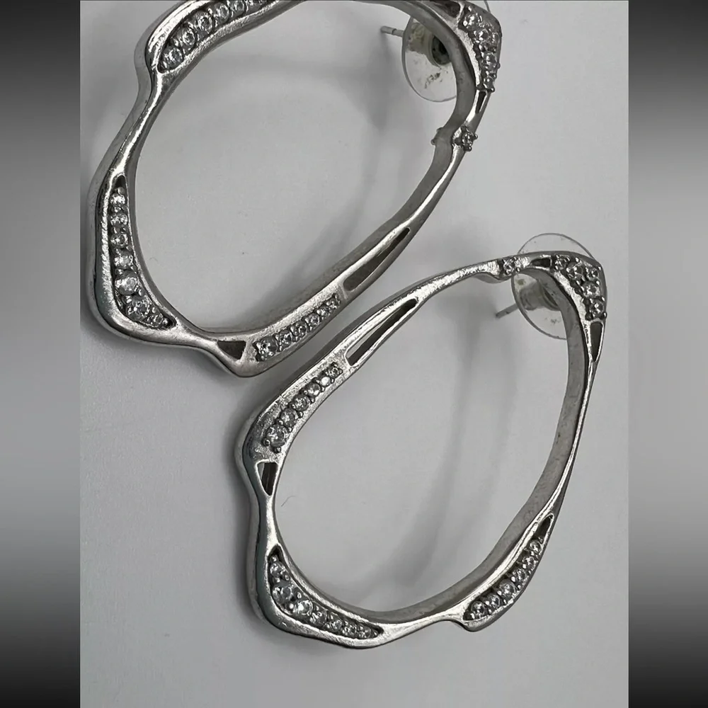 Kendra Scott "Livi" Frontal Silver Plated Crystal Drop Earrings RARE - Picture 7 of 9